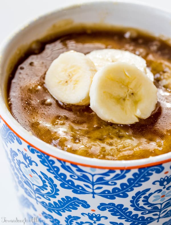 https://tornadoughalli.com/wp-content/uploads/2015/11/Banana-Mug-Cake-5.jpg