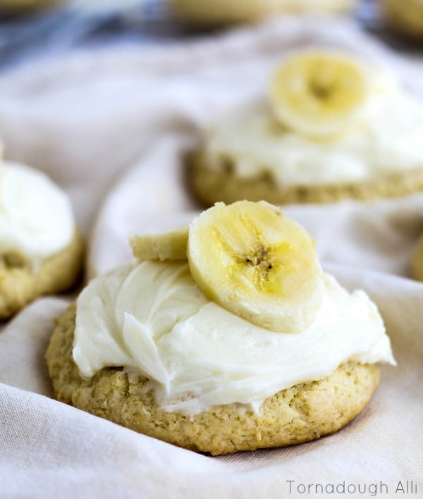 Banana Cream Lofthouse Style Cookie frosted and topped with sliced banana