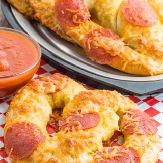 Pepperoni Pizza Pretzels