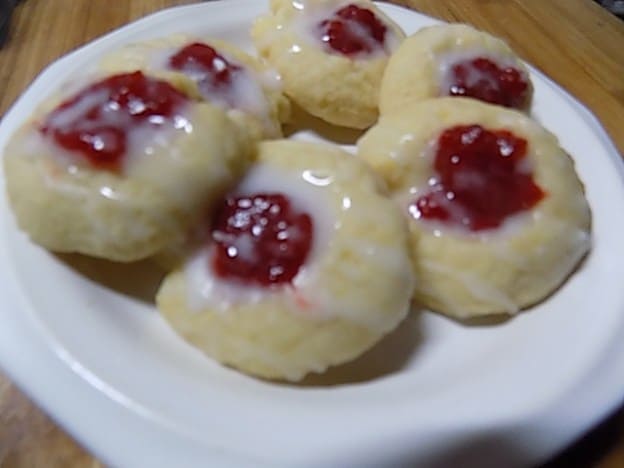 lemon-glazed-strawberry-thumb-print-cookies-5