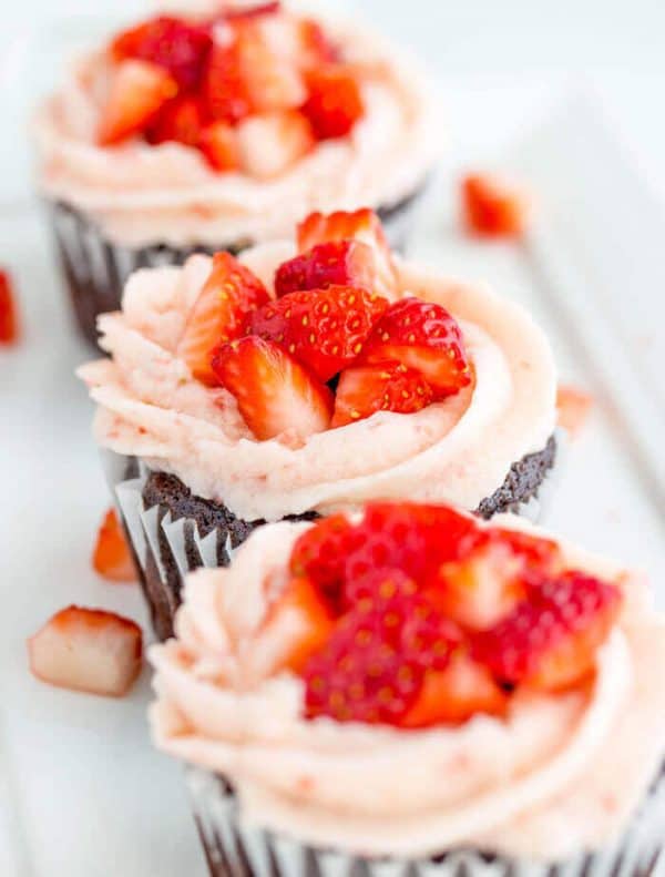 Chocolate Covered Strawberry Cupcakes 