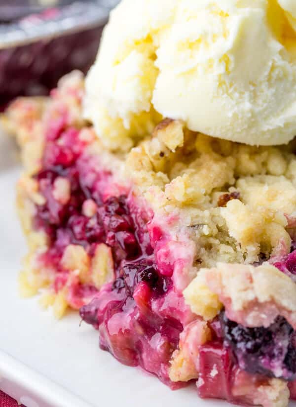 Blackberry Rhubarb Crumble Pie