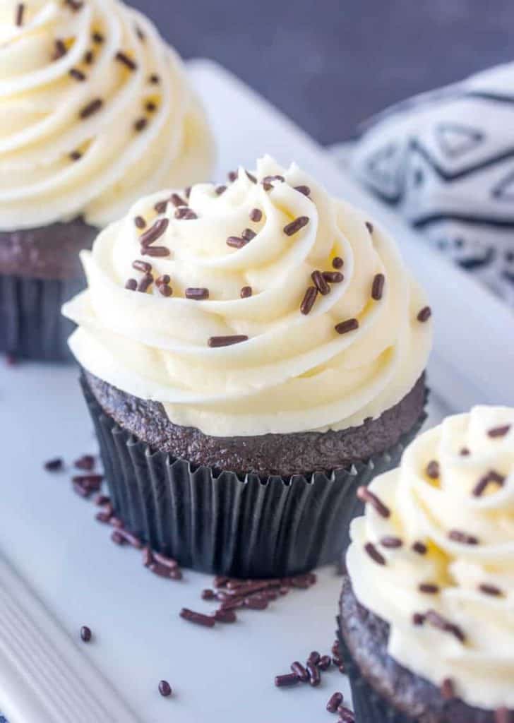 Chocolate Cupcakes {A Quick, Easy and Flavorful Basic Cupcake}