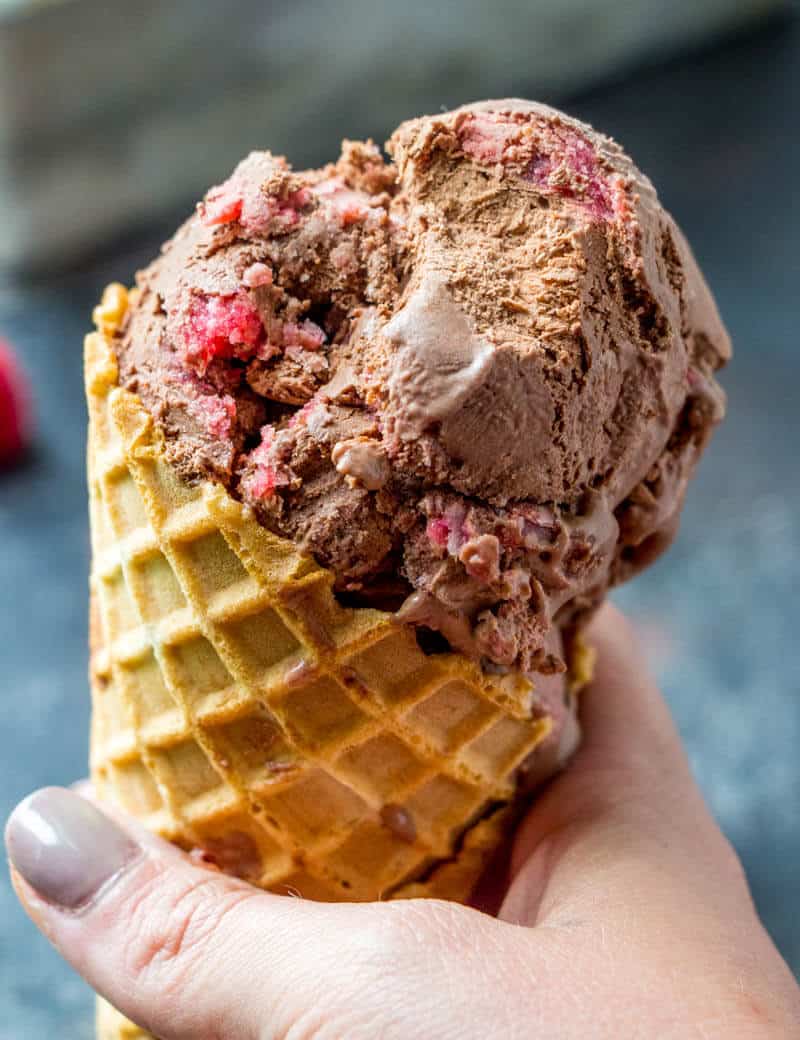 chocolate-raspberry-no-churn-ice-cream-a-flavorful-frozen-treat