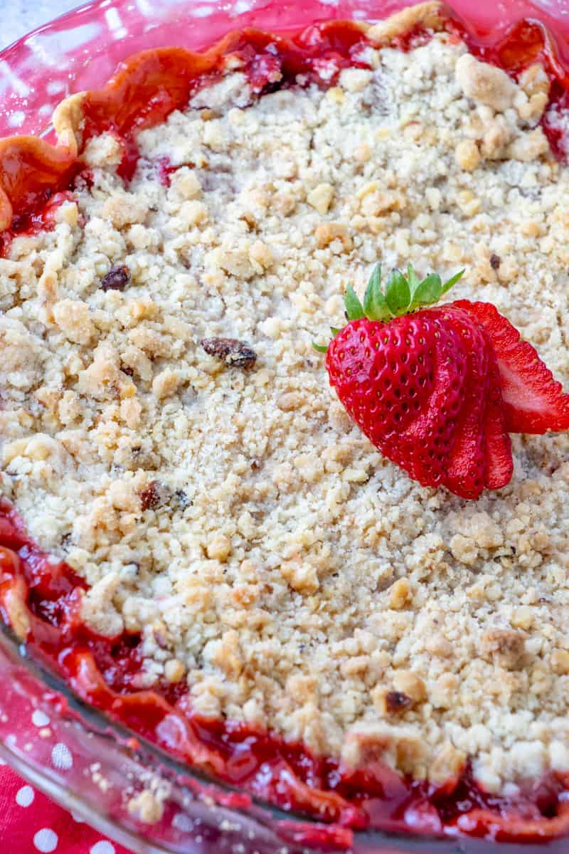 Photo of whole baked strawberry rhubarb pie