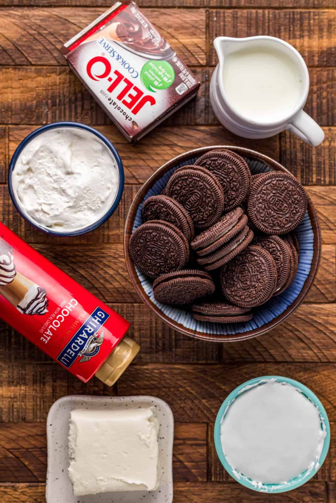 Ingredients needed to make Oreo Cheesecake Cups.