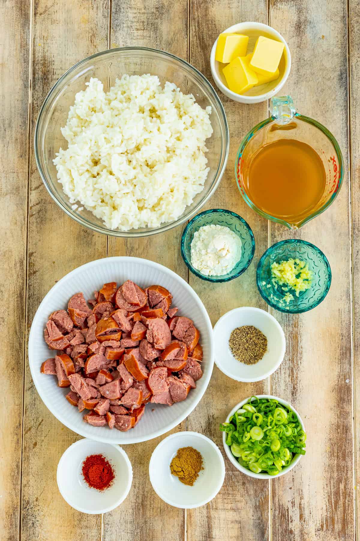 Ingredients needed to make Dirty Rice with Sausage.